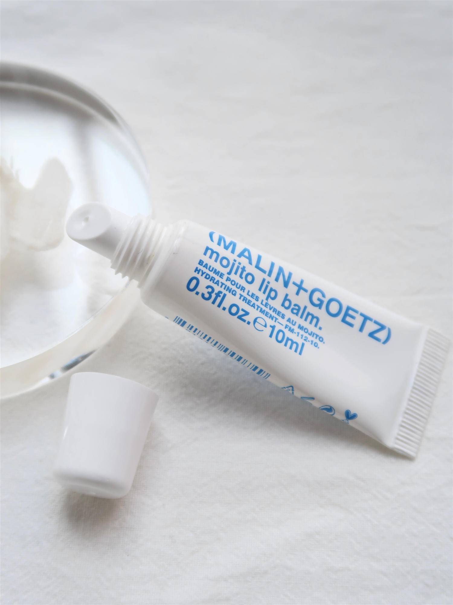 嘴唇水嘟嘟的太可爱了，但你的怎么还那么干瘪