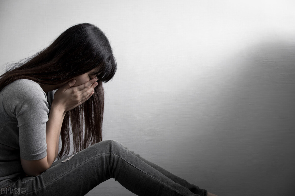 背叛盲视,让家暴受害者忙着秀恩爱