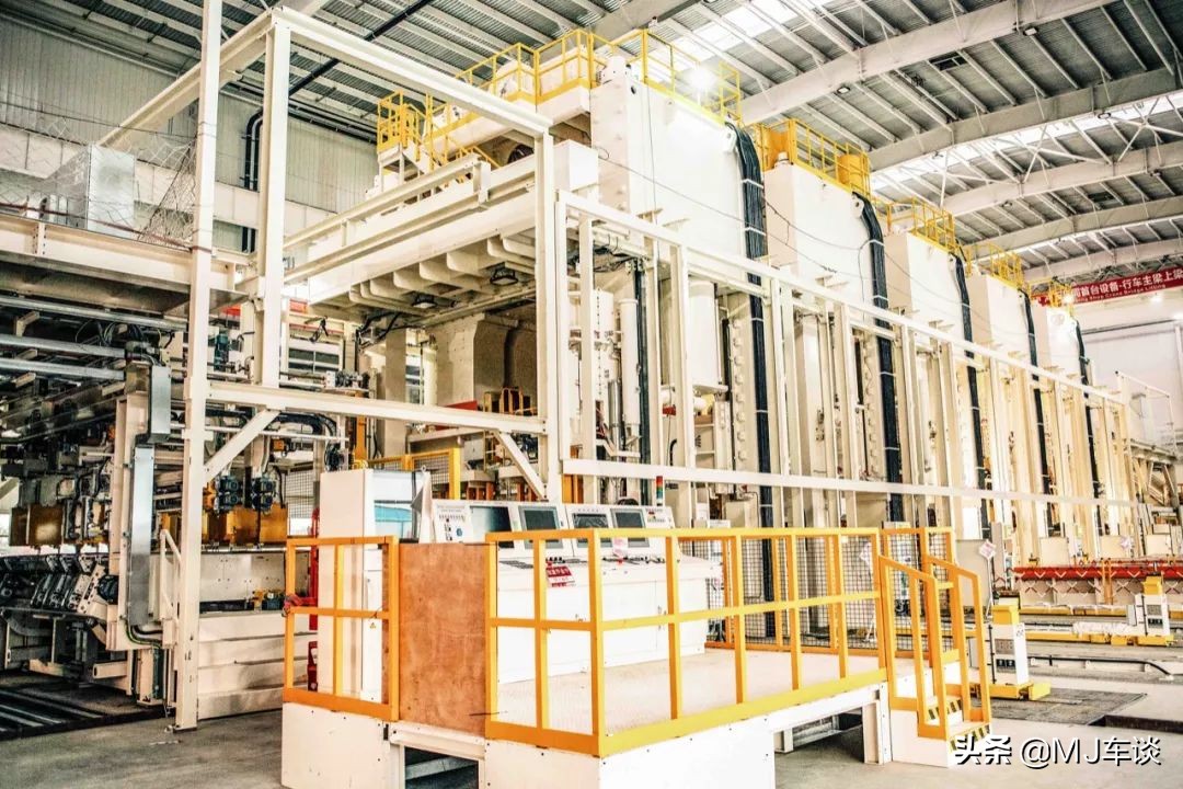 拜腾m-byte量产版下线,南京拜腾m-byte工厂试生产启动
