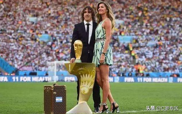 罗纳尔多与小罗世纪拥抱,罗纳尔多和小李子谁有名