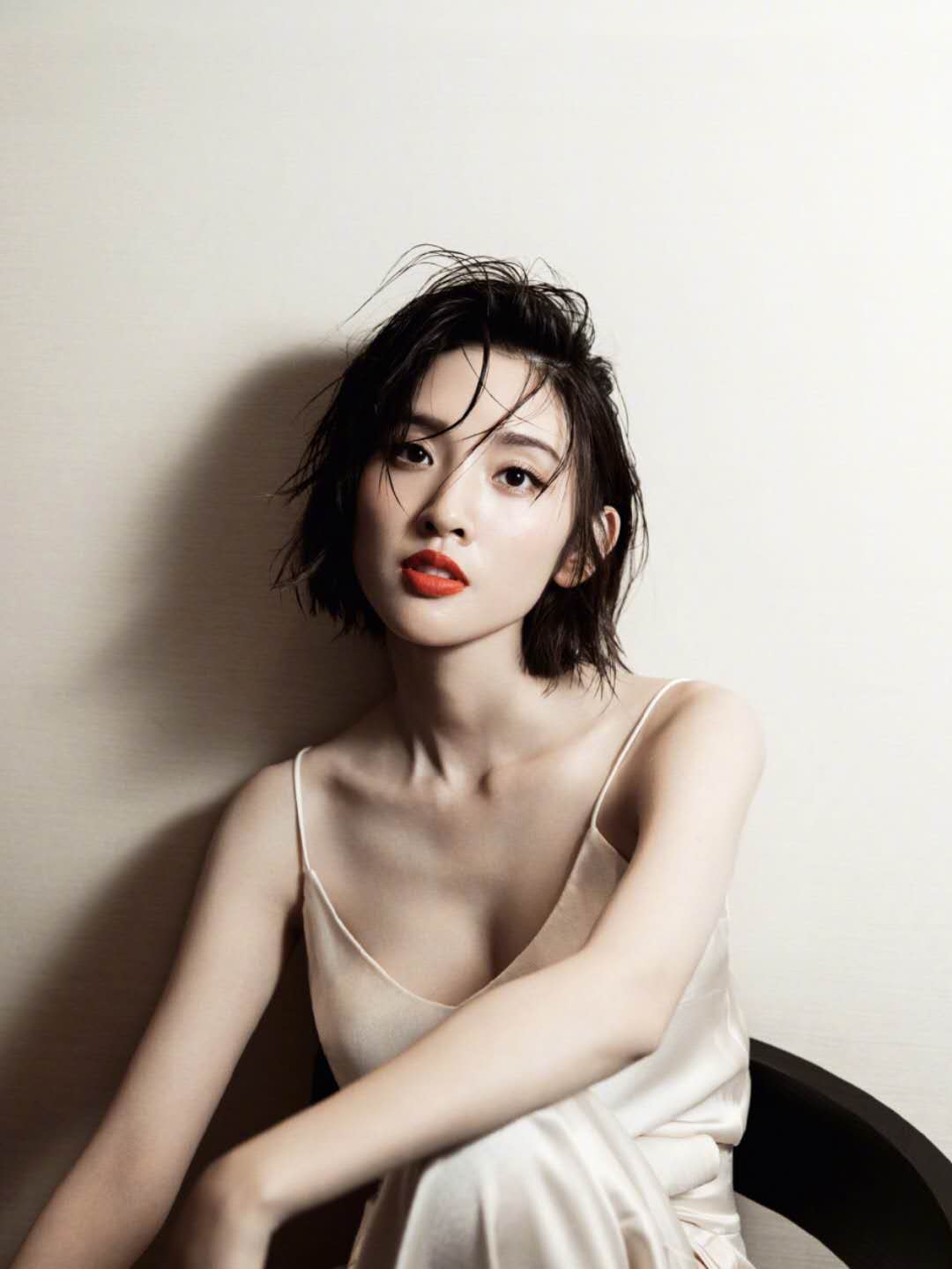 修饰脸型好看又显气质,修饰脸型显脸长发型