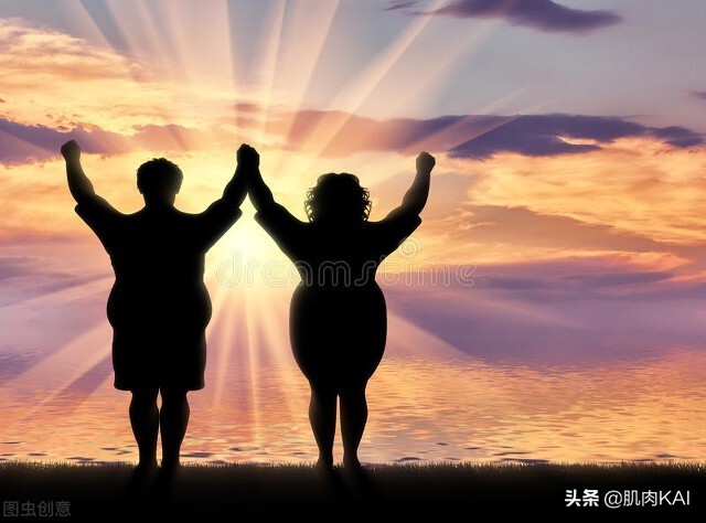 不良坐姿伤腰椎！腰痛、腰酸、腰僵硬，几个动作快速缓解腰痛