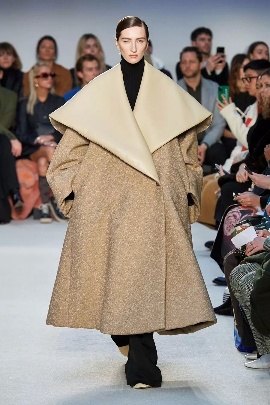 2019伦敦时装周时髦的冬天穿搭,2020年伦敦时装周视频