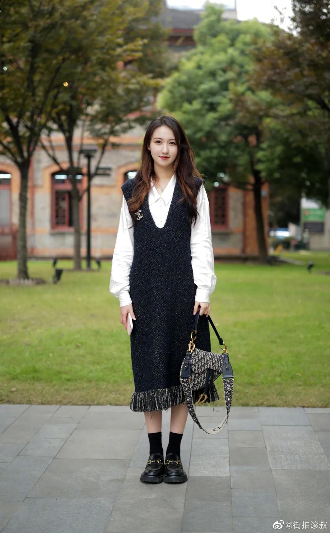 结婚当天新娘两套礼服怎么穿,参加婚礼怎么穿比新娘好看