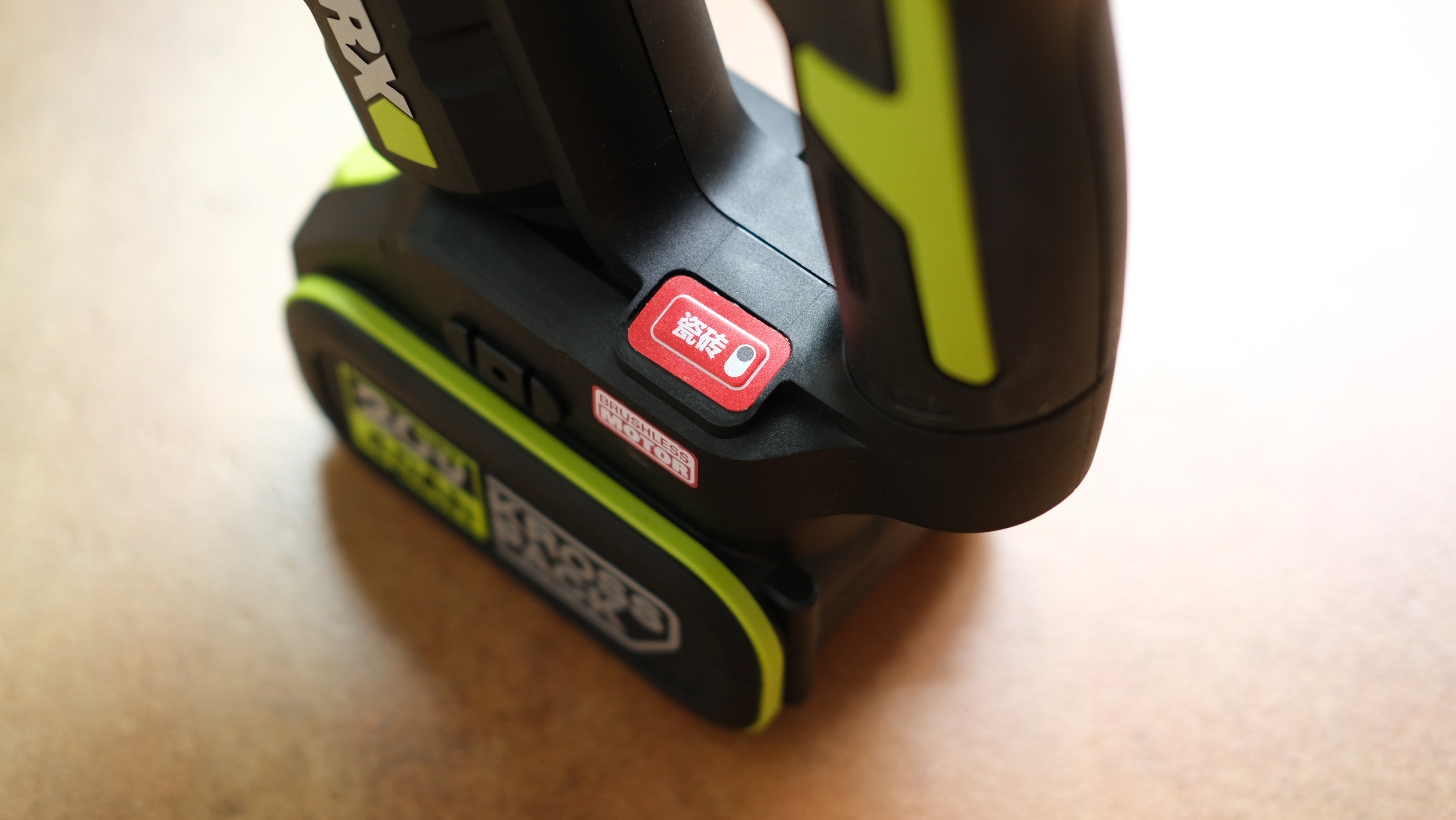 家用电钻钻瓷砖用什么钻头,电钻钻瓷砖的钻头