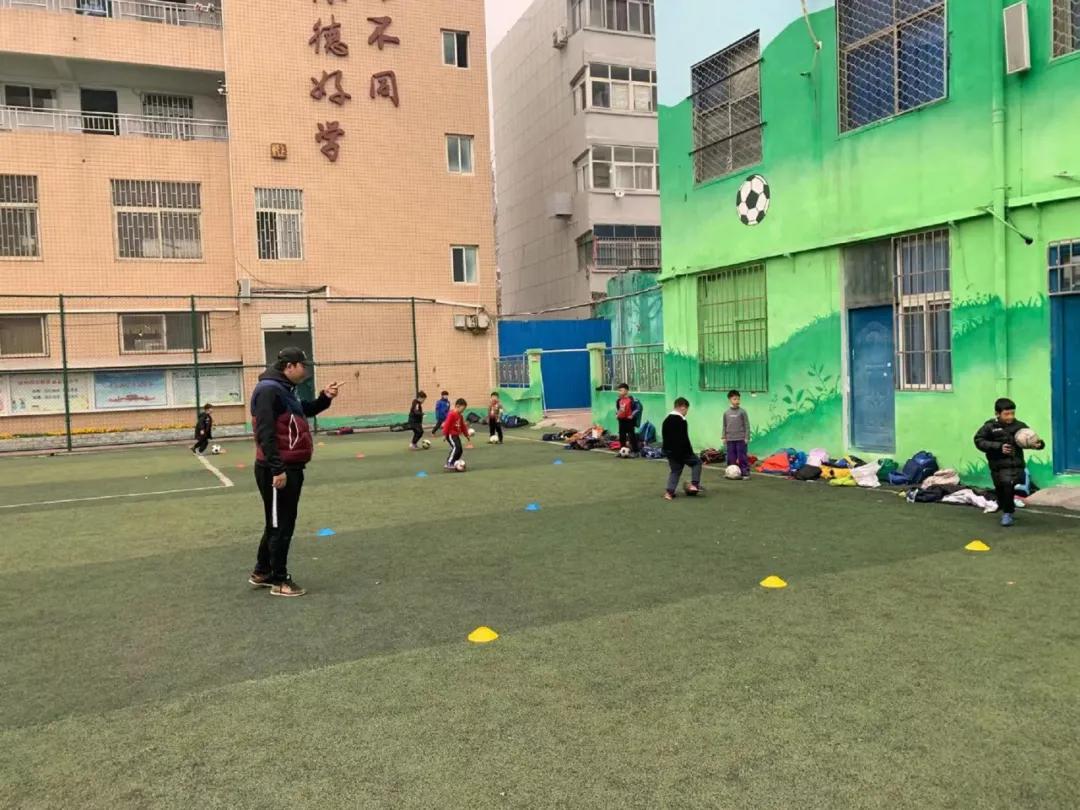 校园足球联赛郑上路,郑州郑上路小学足球队2013