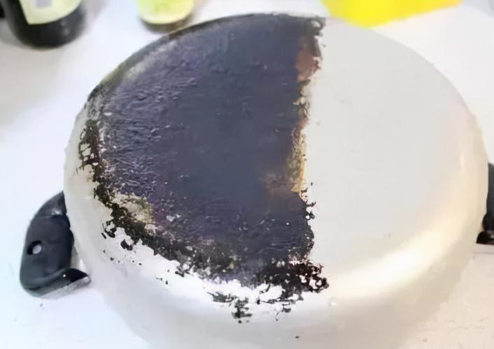 油烟机不管有多脏一个口罩就搞定,油烟机脏了别傻傻拆下来洗了