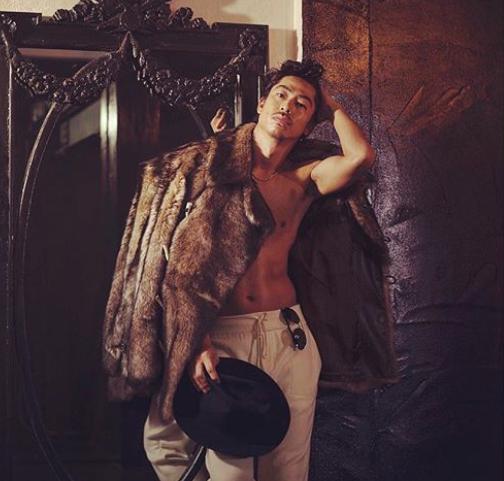 黑泽良平和林志玲相差几岁,黑泽良身材