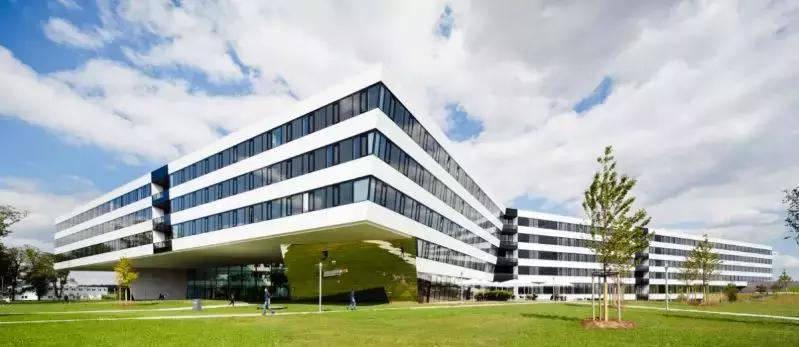 adidas总部照片,adidas总部上班