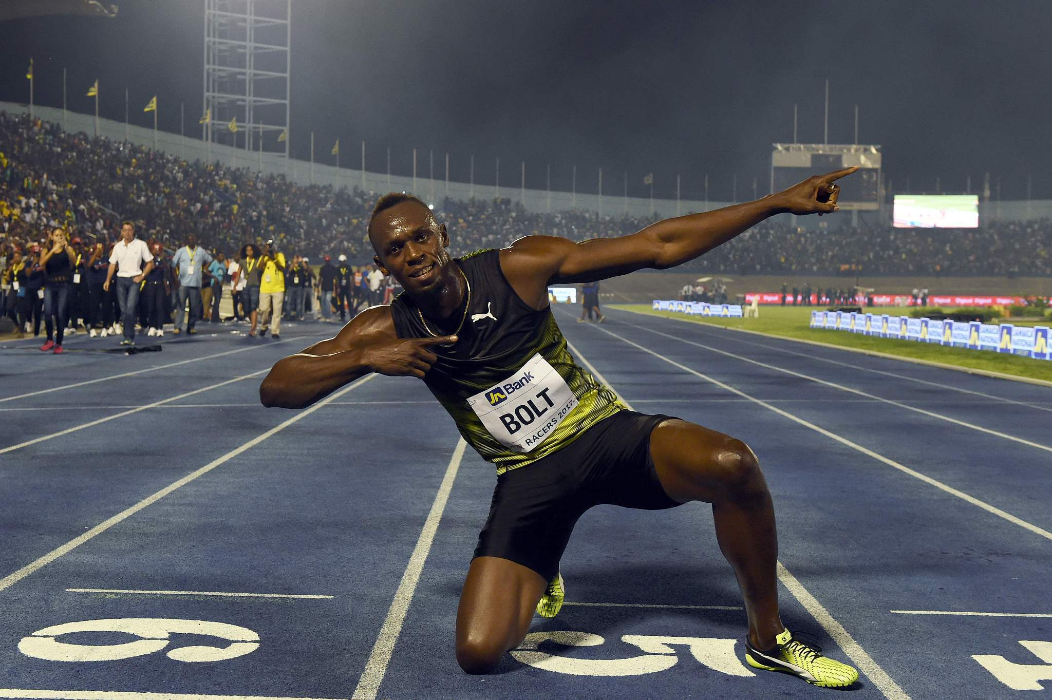 闪电博尔特世界纪录,闪电博尔特100米夺冠完整视频