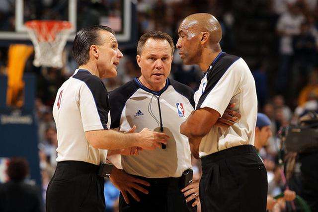 nba裁判赛前准备,nba裁判准备比赛