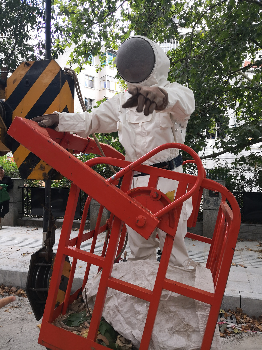 贵阳多地惊现此物，消防“连锅端”