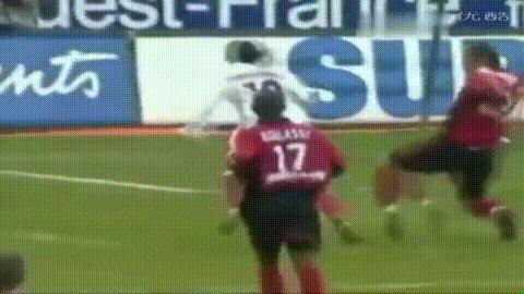 足球技巧与摆胯动作,足球摆腿发力及放松理论讲解