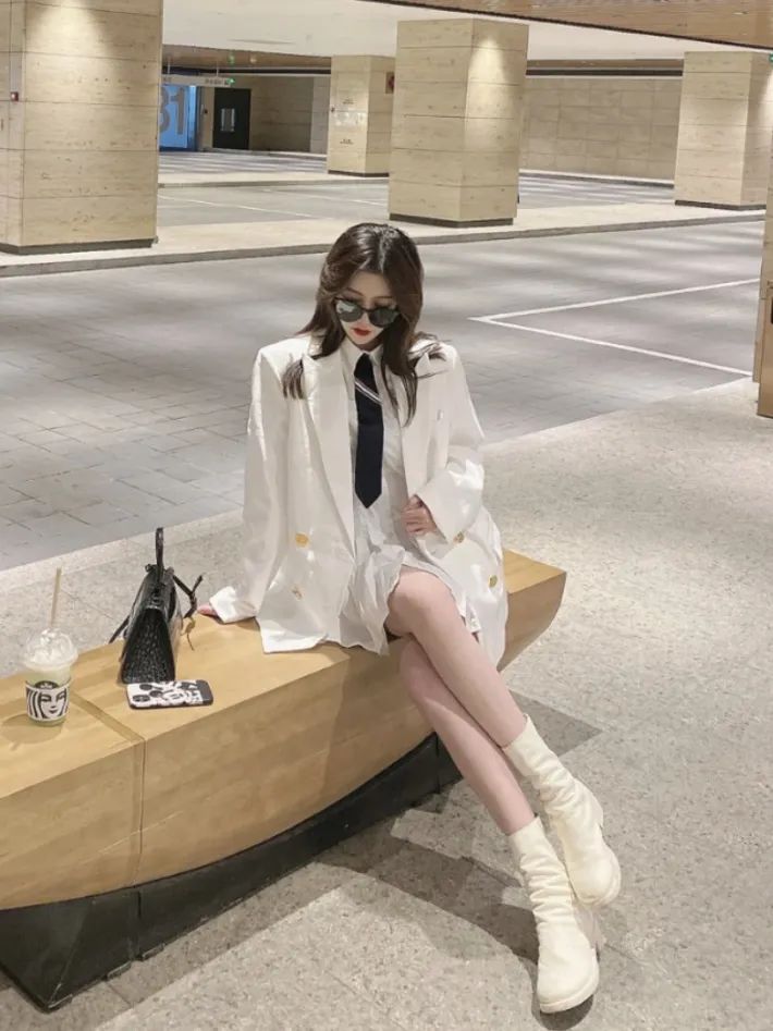 女生都是用美颜相机拍照吗,女生用美颜拍照好看吗