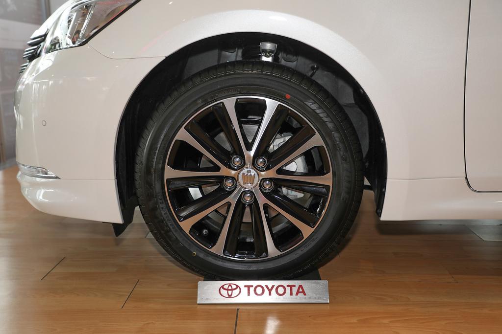 皇冠14代2.0t运动版测评,2020皇冠顶配测评