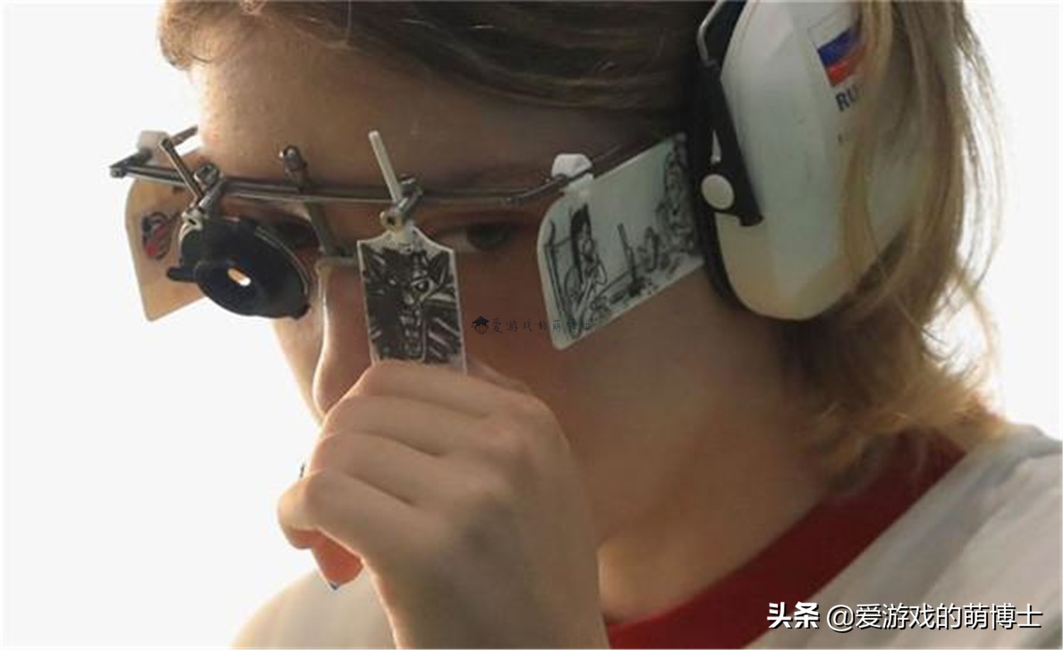 戴《巫师》游戏中的猫学派项链夺金,俄罗斯射击冠军也是一位玩家
