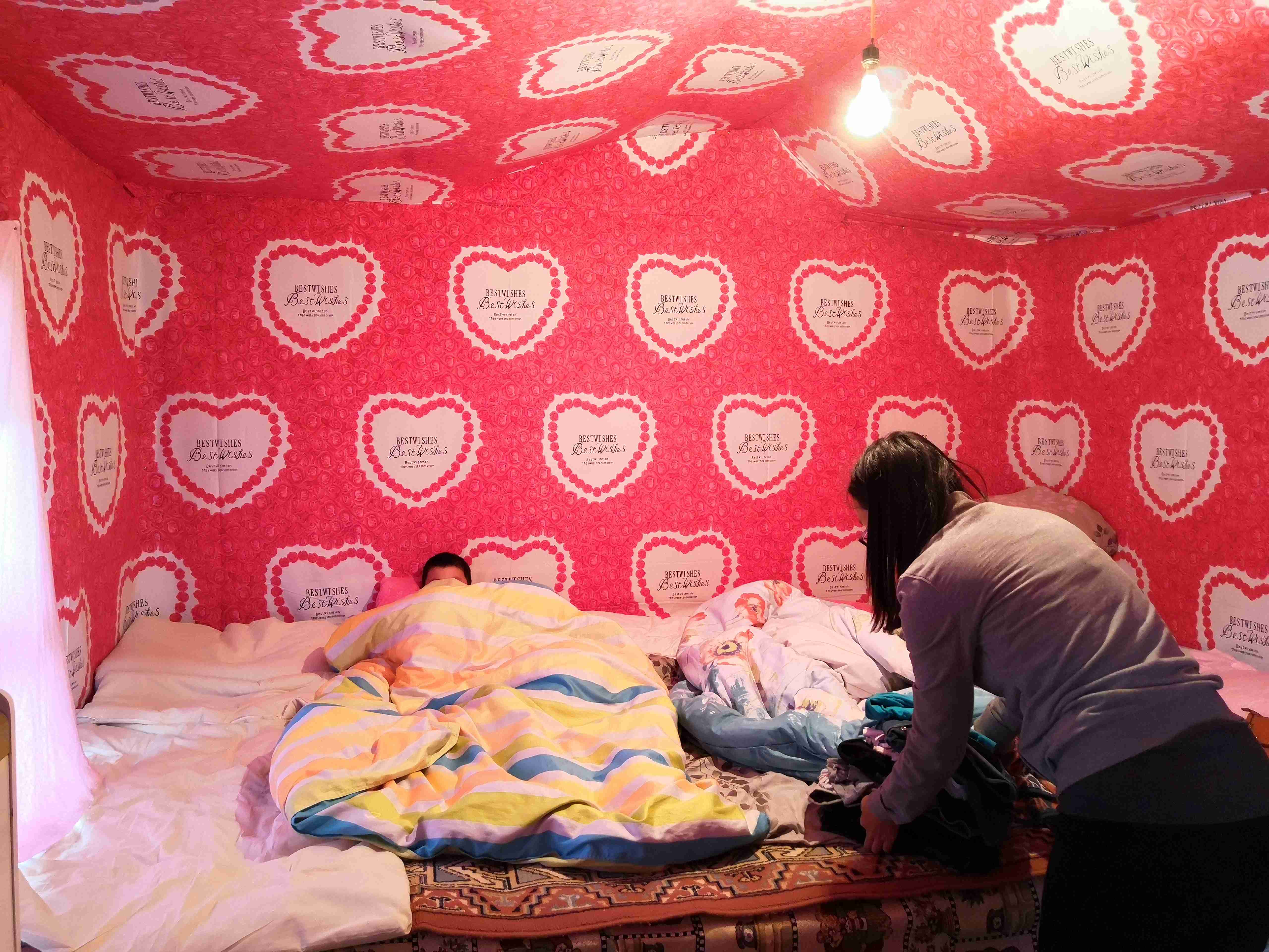 *疆新**蒙古包旅店老板，看他一天的收入多少，一个月就抵我一年工资