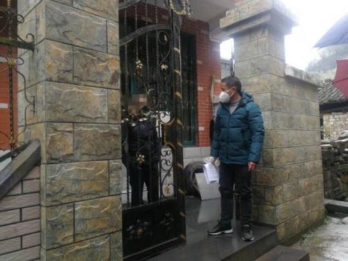 疫情防控在一线的党员干部,村社区疫情防控一线干部主要事迹