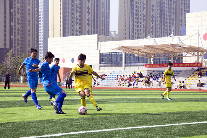 足球队员角逐绿茵赛场,宿州市埇桥区雪枫小学足球比赛