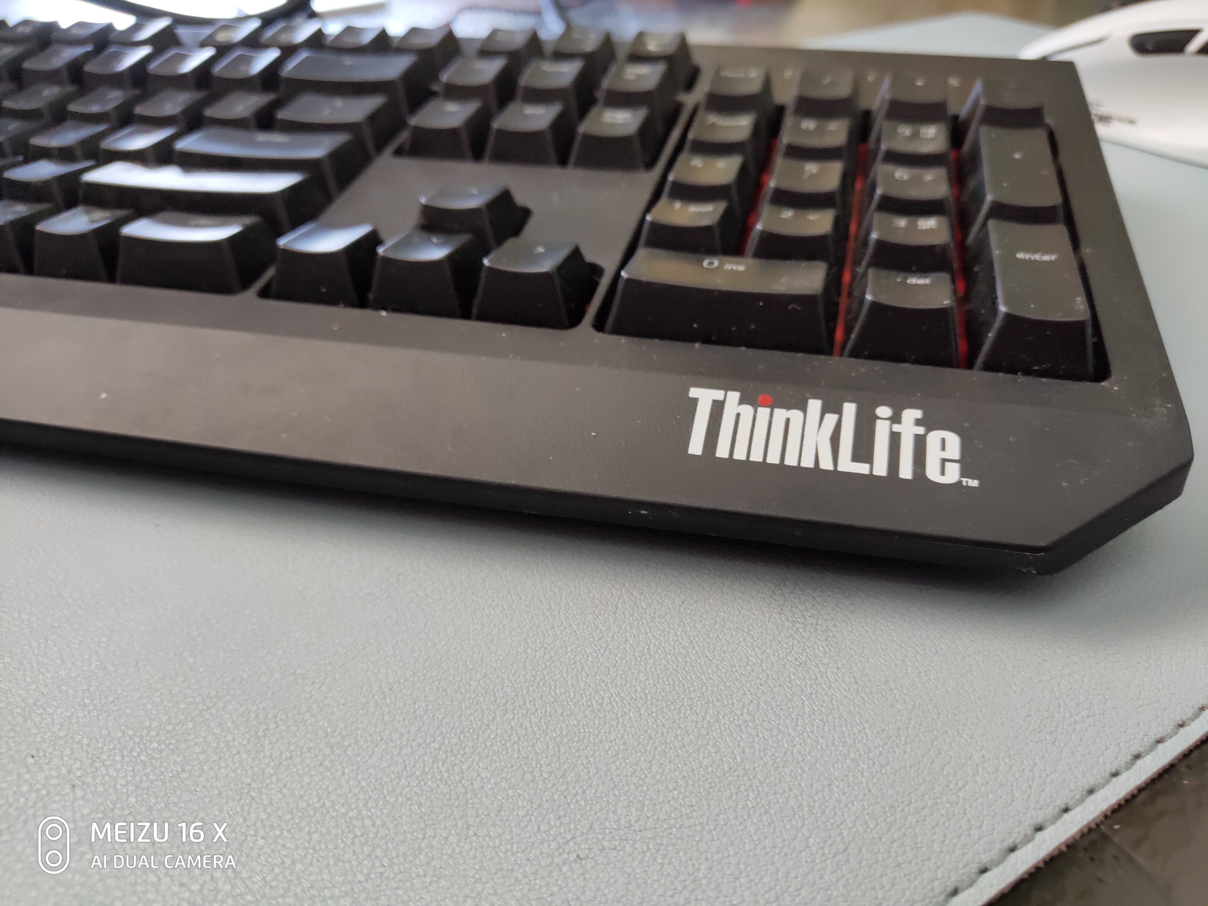 公认手感最好的机械键盘轴是什么,机械键盘樱桃轴与普通轴的区别