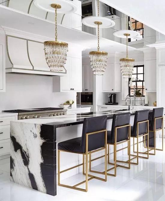 为啥我家房子装修出来没有高级感,为什么我家的客厅装修不高级