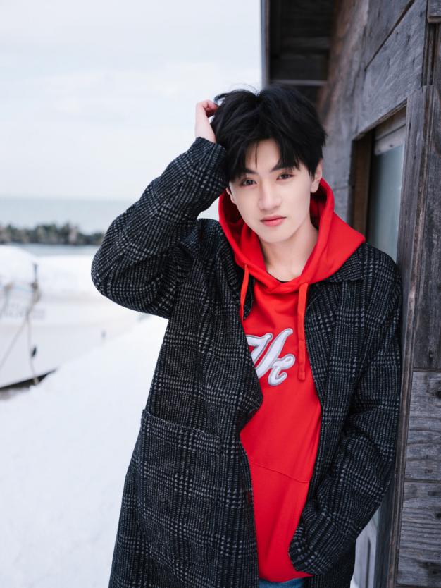 高街潮牌Cebrodz,为什么明星喜欢代言奢侈品