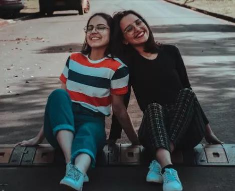 闺蜜损友你身边有吗,小心闺蜜毁了你的感情