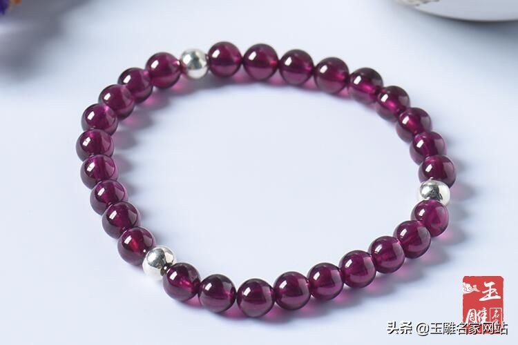 如何鉴别石榴石的真伪,石榴石的鉴别方法及技巧是什么