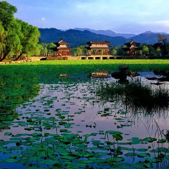 中国园林的诗情画意之美,虽由人作宛自天开的造园理念