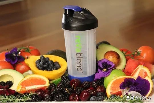 不需要电的搅拌机，摇一摇，随时随地喝新鲜果汁