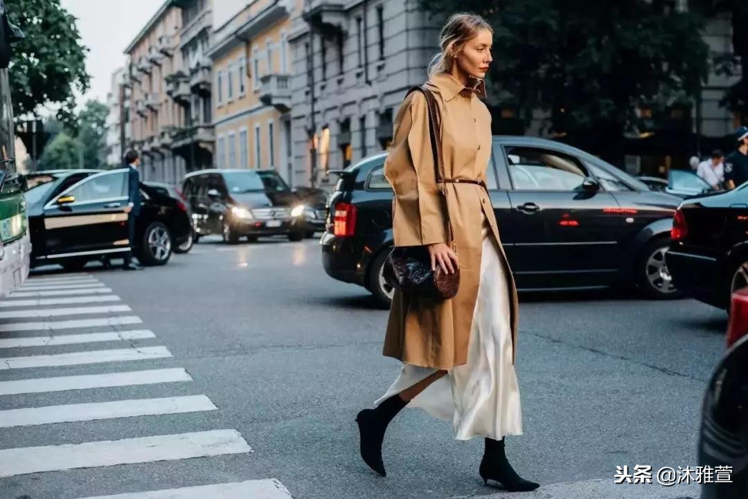 奶茶灰棕色染发效果图,米白色和奶茶色哪个好看