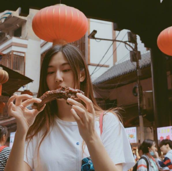 彻底退休了！LOL传奇女神小苍放弃一切，最后一句是没整容