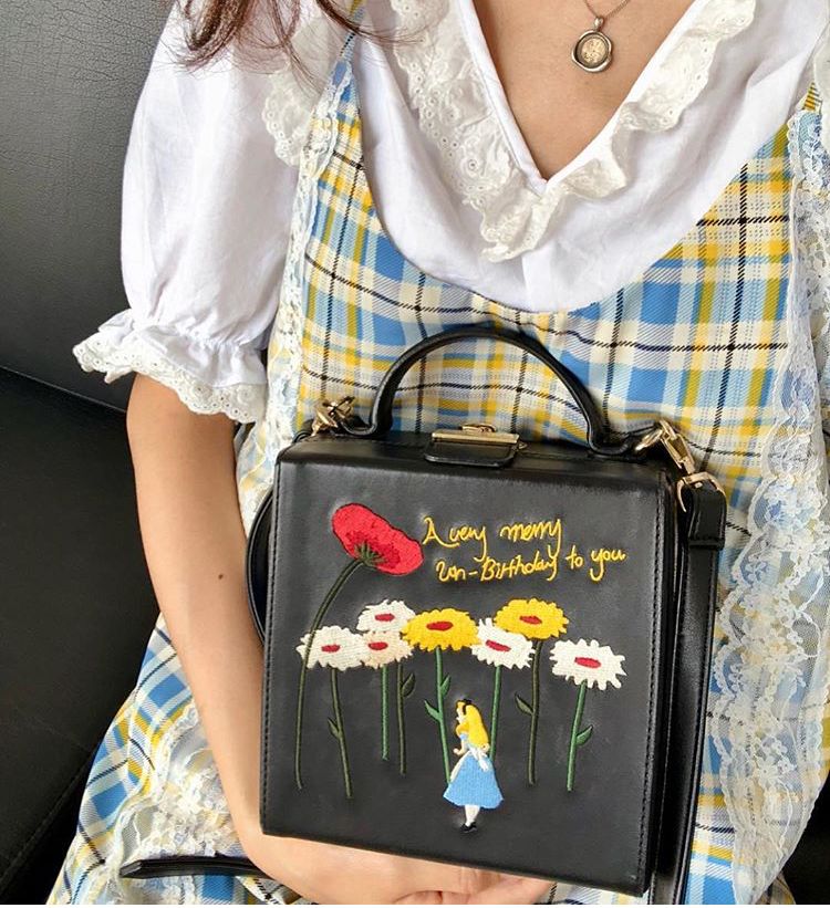 女孩子需不需要一个贵的包,女人一般买什么价位的包