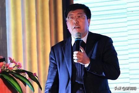 经济学家：不买房就结婚，是耍流氓！白岩松反对，网友：啃也够呛