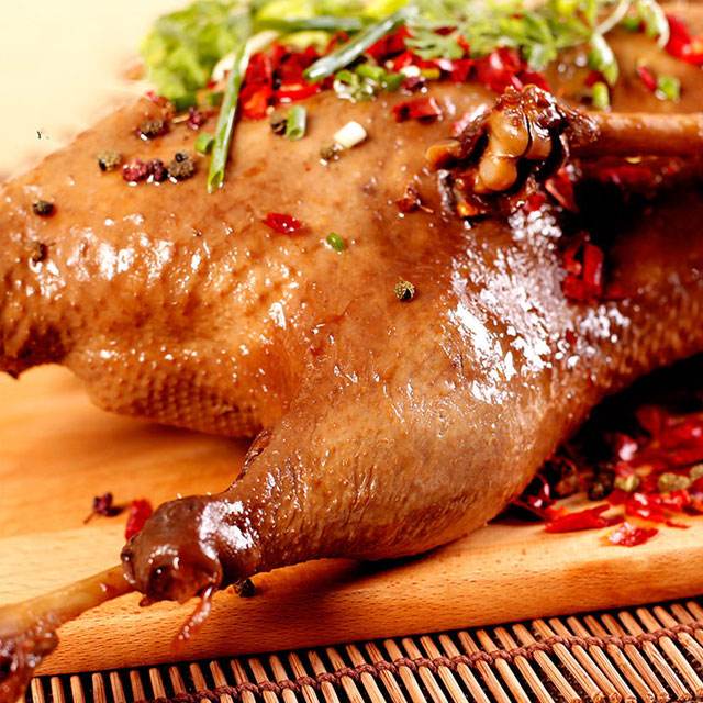 荣昌卤鹅制作和配方越详细越好,荣昌小罗卤鹅和一品鹅哪个好吃