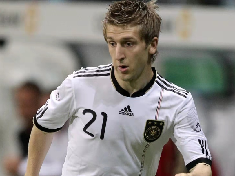 32岁14年生涯12队，昔日欧洲超级天才凉了！曾被球迷称为德国梅西