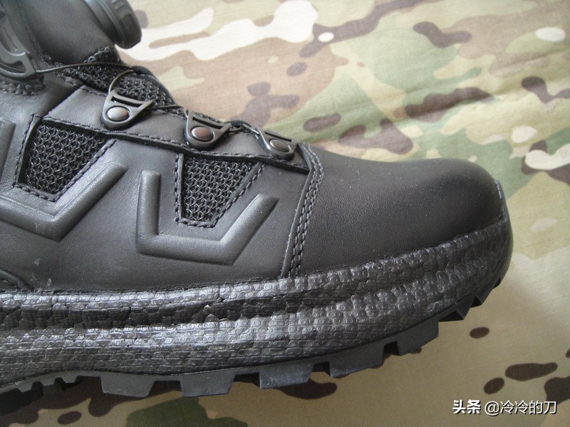 军靴有多舒服,军靴多厚硬不硬