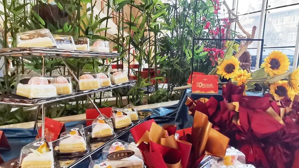 西安华山国际酒店是哪年建成,华山国际酒店建成时间