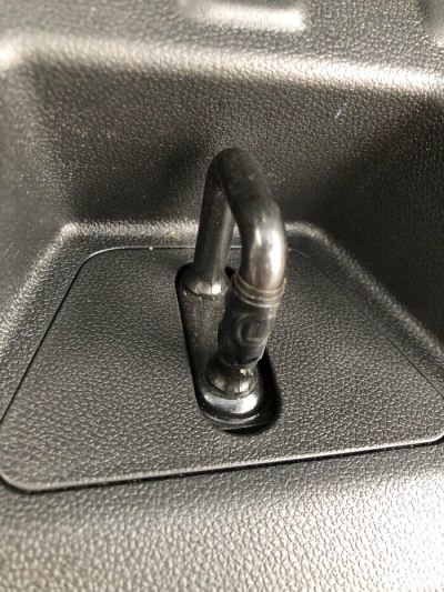 探界者车门饰板及后尾门异响怎么解决？