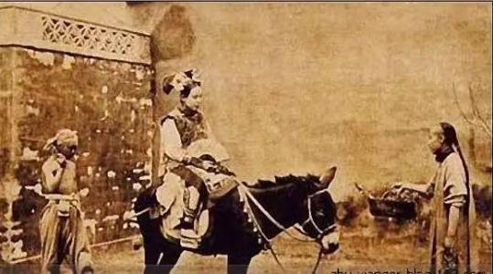 民国新式婚礼有哪些特殊性,民国时期结婚是怎么样的