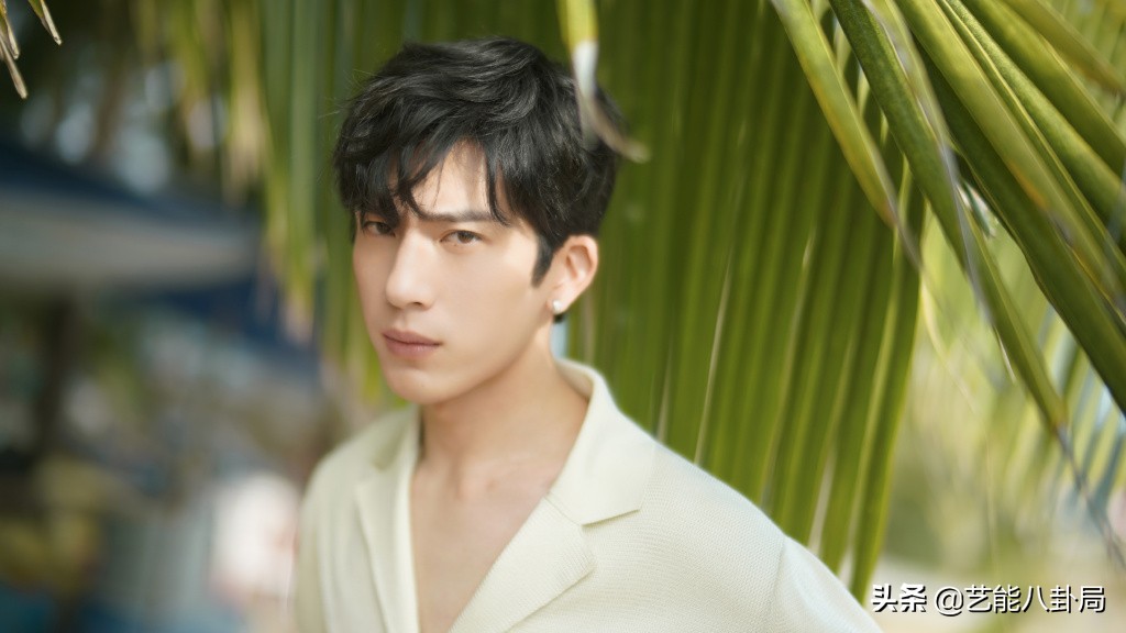 第一个与辱华品牌解约的明星,多位艺人解约辱华品牌