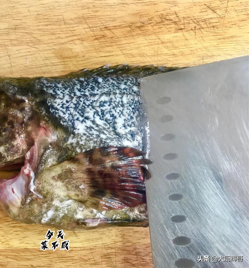 清蒸石斑鱼的教程简单易学,清蒸石斑鱼一般开锅蒸几分钟