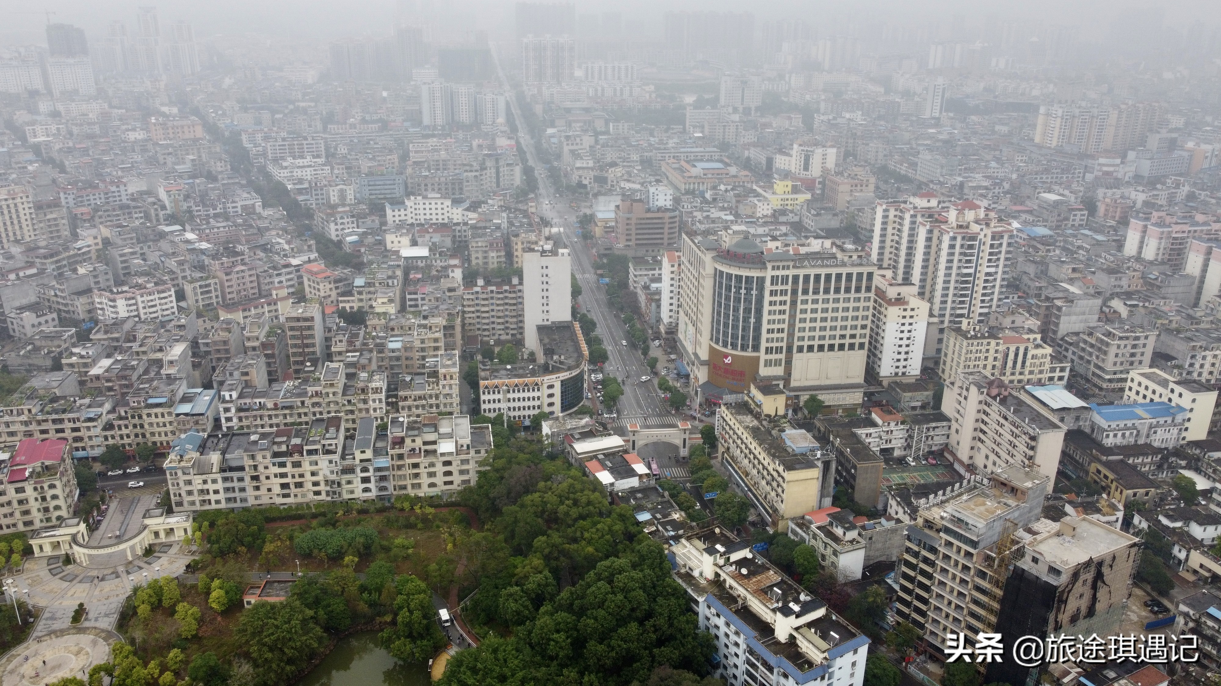 带你游览东兴口岸越南特产 (东兴越南特产街现在怎么样)