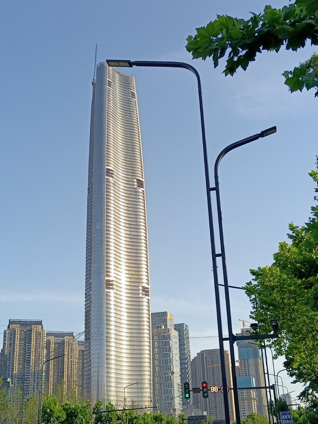 武汉绿地中心停机坪世界第二高,武汉绿地中心大厦是中国第一高吗