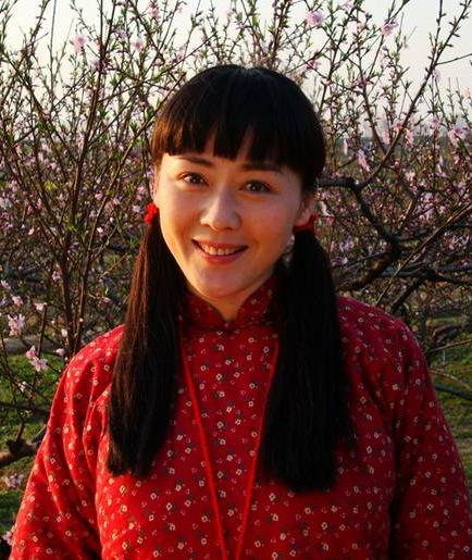 赵薇蒋雯丽长相分析,蒋雯丽比赵薇大10岁