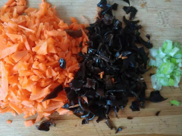 柔软劲道，凉了都不会发硬的馅饼，做法超级简单