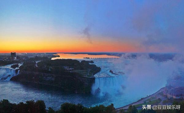 胡杏儿和老公撇下两儿子出国旅行,胡杏儿晒与儿子合照画面温馨感人