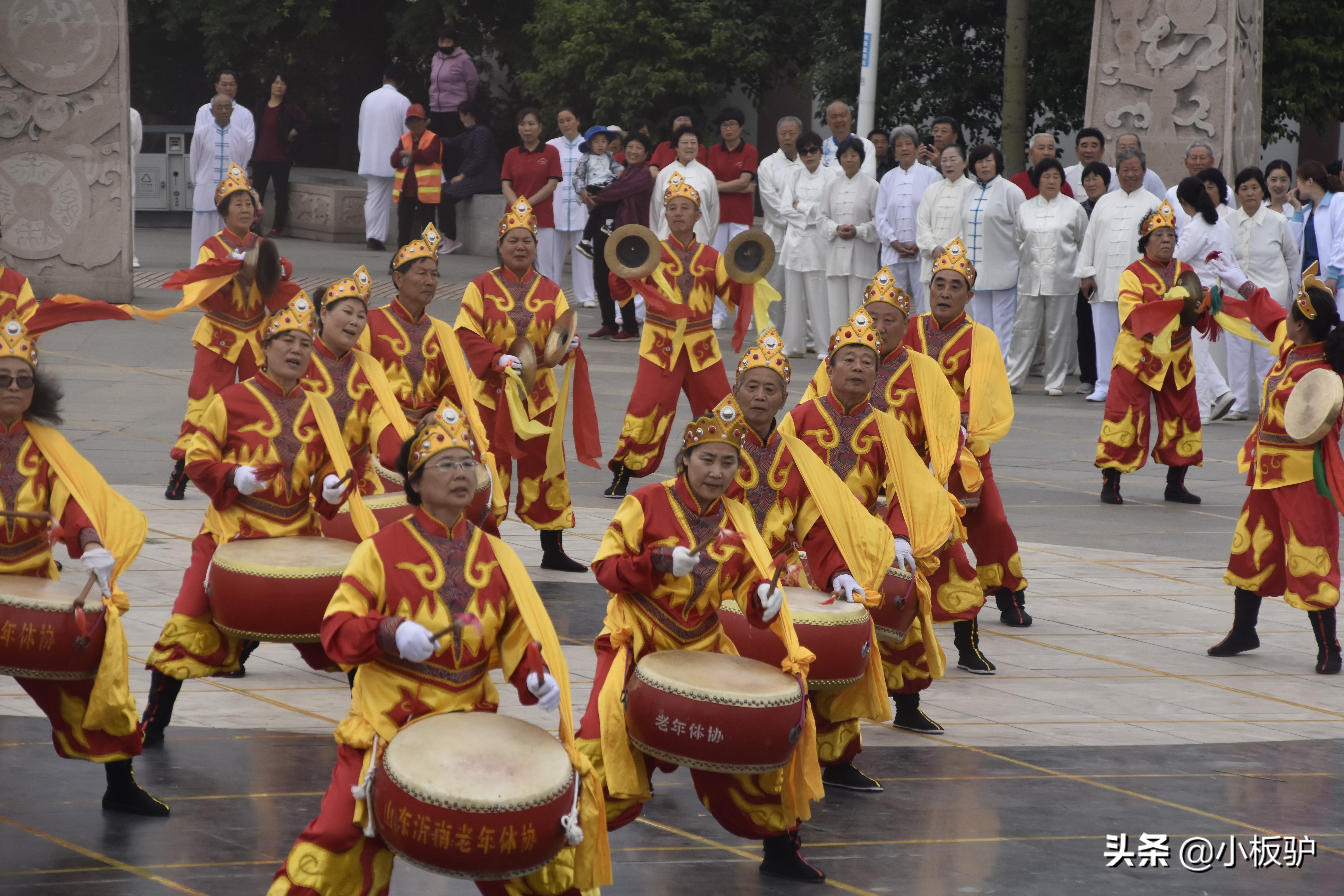 激情锣鼓表演,秧歌威风锣鼓表演完整版