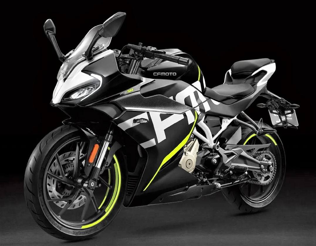 春风250sr和铃木gsx250哪个值得买,春风250sr值不值得入手