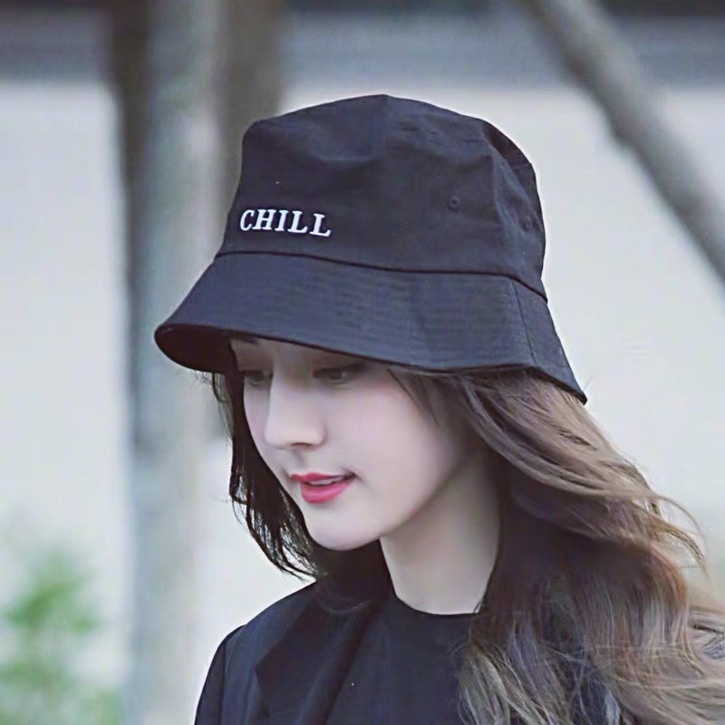 帽子怎么选择适合自己脸型女生,怎么看自己的脸型适合什么帽子